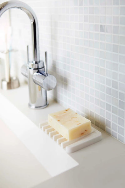 Self Draining Soap Tray | The Bare Home